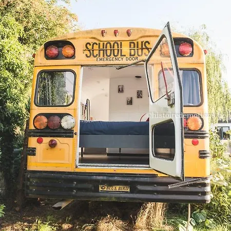 The School Bus Luksustelt *