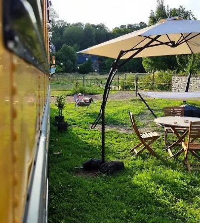 The School Bus Luksustelt Bassenge
